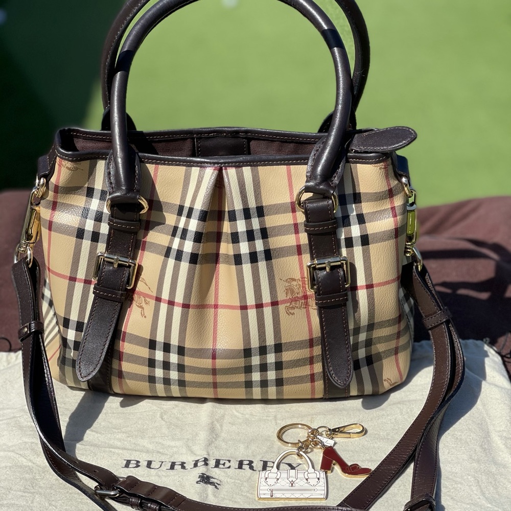 Burberry ❌SOLD❌ Nova check handbag NICE!👜
